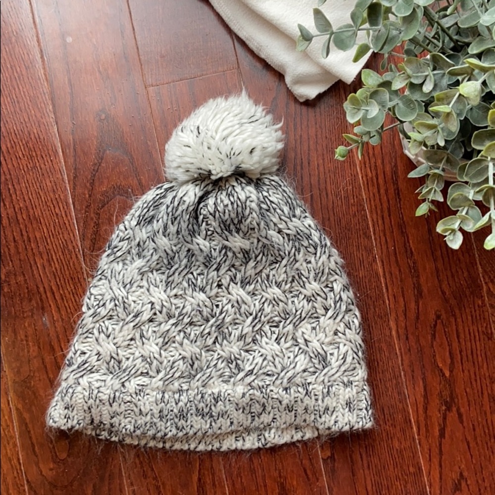 ‼️ 5/$25 Fur-Lined Black/White Knitted Pom Pom Hat